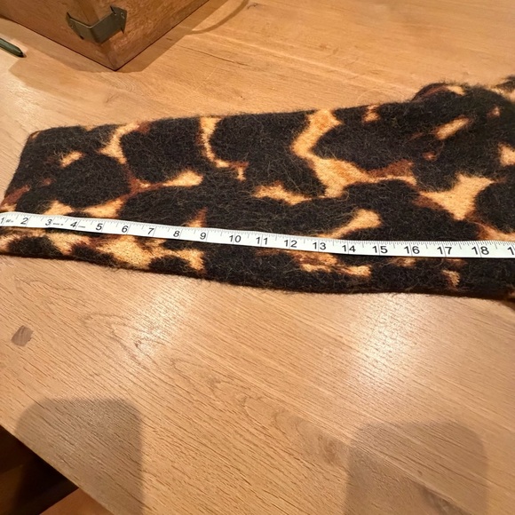 Brown and Black Women's Sweater - Picture 9 of 9